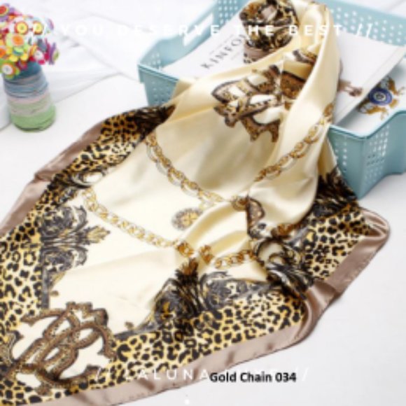 Scarf - Picture 8 of 8